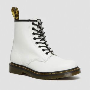 DR. MARTENS 1460 SMOOTH LEATHER LACE UP BOOTS